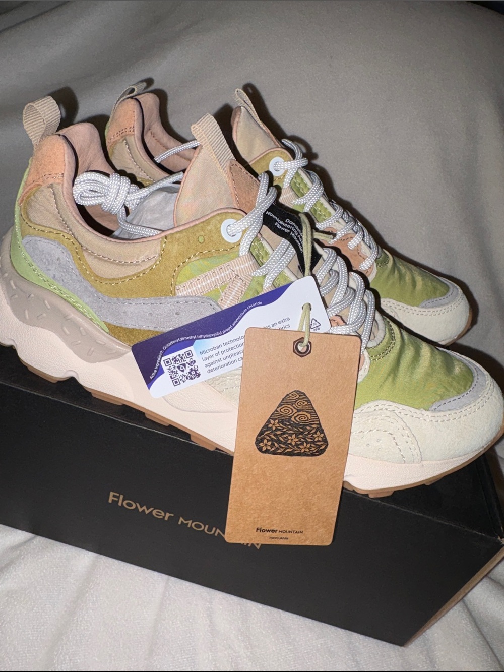 NWT Flower Mountain Yamano 3 Sneaker in Milk-Light Green - Picture 9 of 15